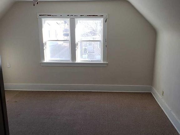 5th image of 5620 S 33rd Ave