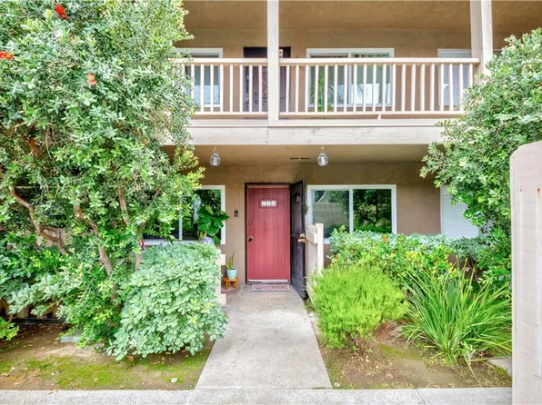 555 S La Veta Park Cir Unit 111, Orange, CA 92868