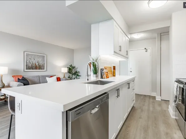 123 Charlton Ave E, Hamilton, ON