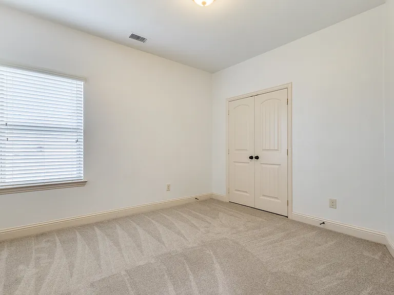 1436 Foster St — Photo 8