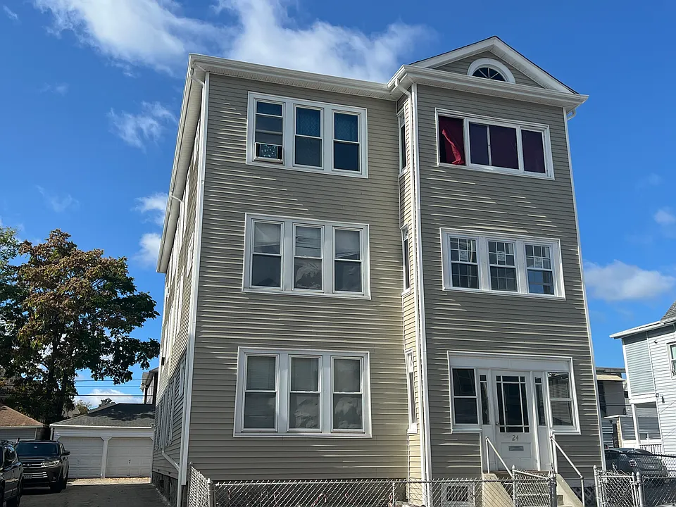24 Arthur St #1