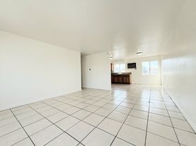 1142 S Eastman Ave, Los Angeles, CA