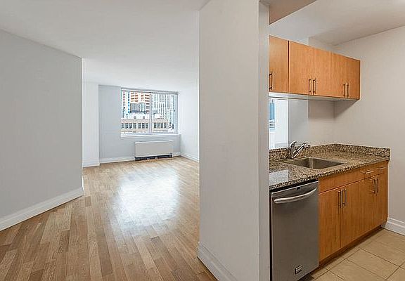 5th image of 776 6th Ave APT 26A