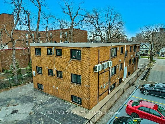 2nd image of 3150 Peter St #5
