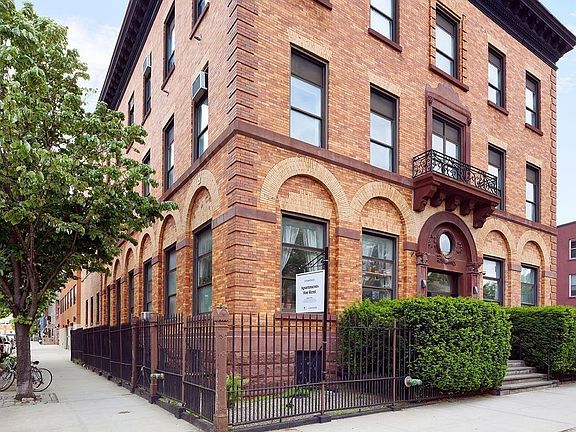 3rd image of 484 Humboldt St APT 303