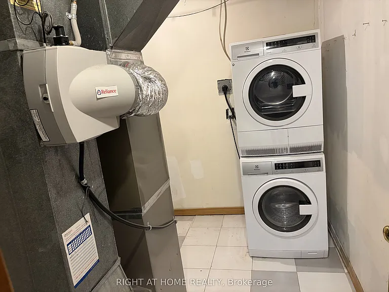 8469 Martin Grove Rd E — Photo 11