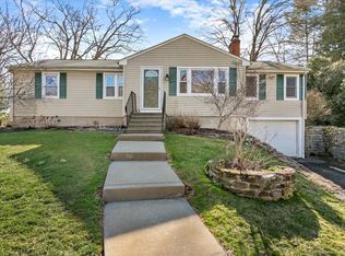 324 Kenwood Ave, Hamden, CT 06518