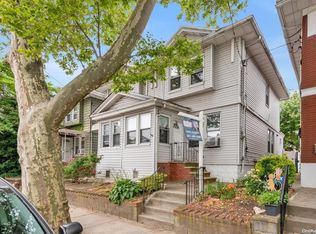 8916 89th St, Jamaica, NY 11421