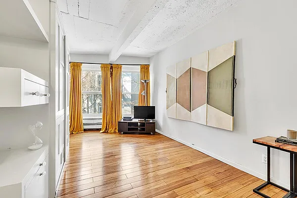 Sold by William Raveis Real Estate | media 2