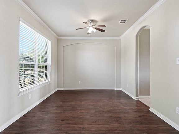 4th image of 813 Salida Rd