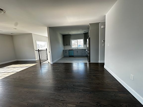 5th image of 19 Vulcan St #2D