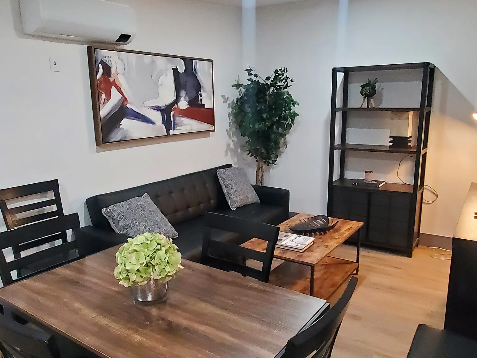 1 bed, 400 sqft, $2,100 — Photo 4