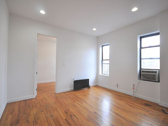 5th image of 526 Lafayette Ave APT 1