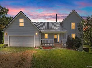 17755 Dutton Rd, Gregory, MI 48137