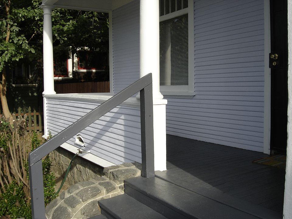 1st image of 326 E Pearl St