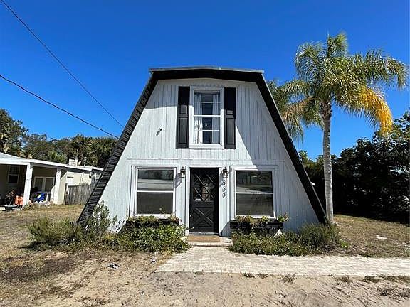 2nd image of 900 Riverside Dr