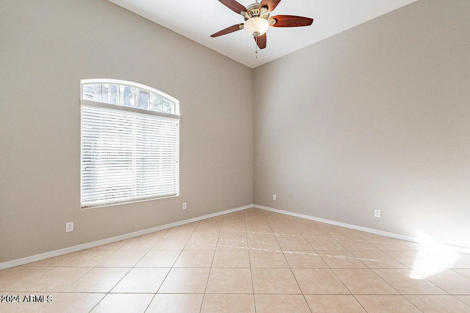 3 bed, 2.5 bath, 1469 sqft, $2,000 — Photo 2