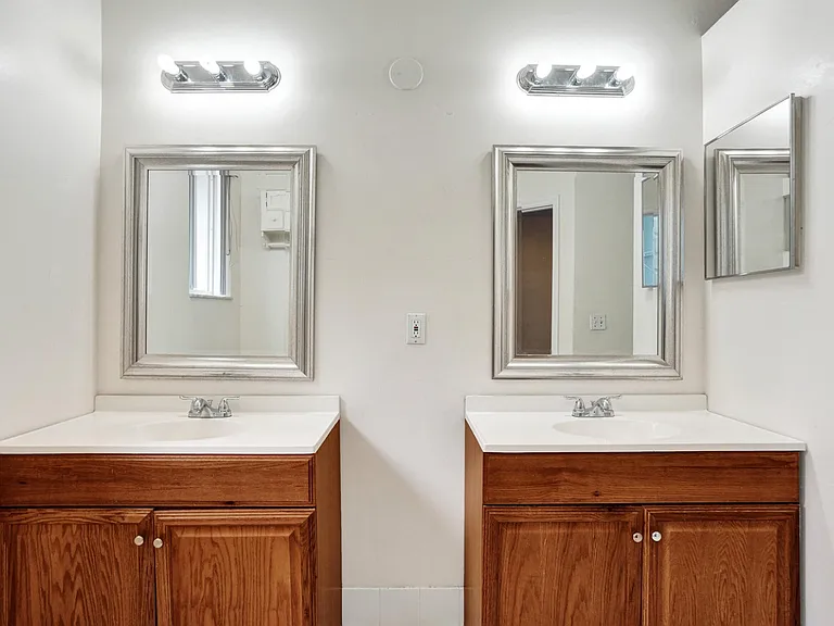3717 Pebblebrook Mnr — Photo 4