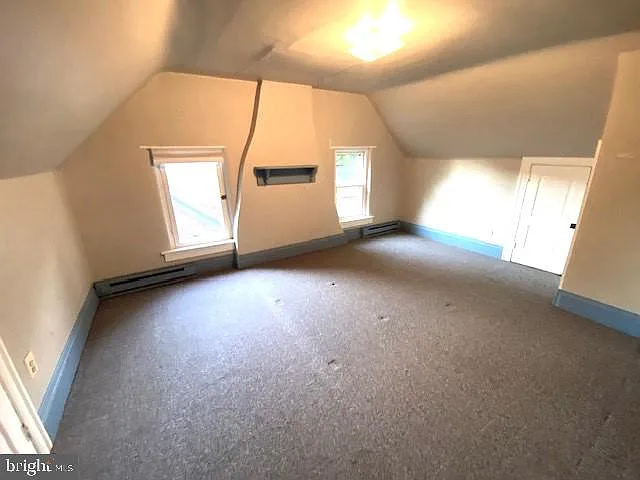 319 W Walnut St #C — Photo 6