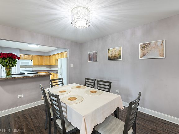 2nd image of 3023 N Paris Ave #206