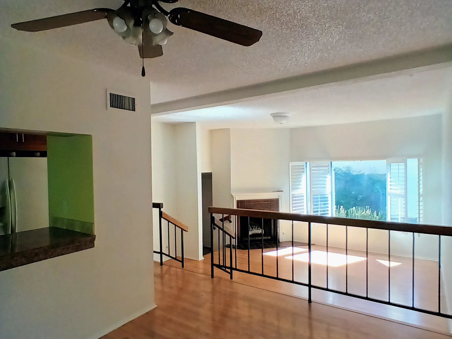 2 bed, 1186 sqft, $3,290 — Photo 3