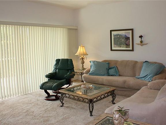 4th image of 28621 Carriage Homes Dr #104