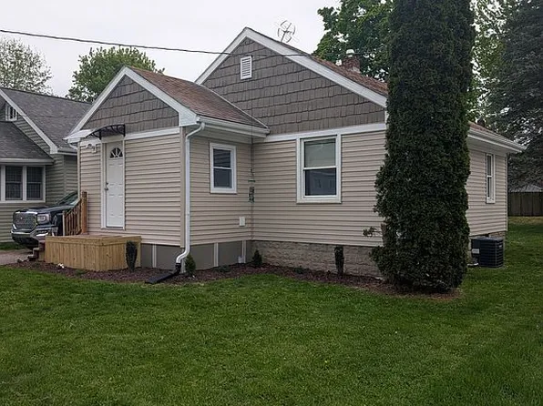 1523 Downey St, Lansing, MI 48906
