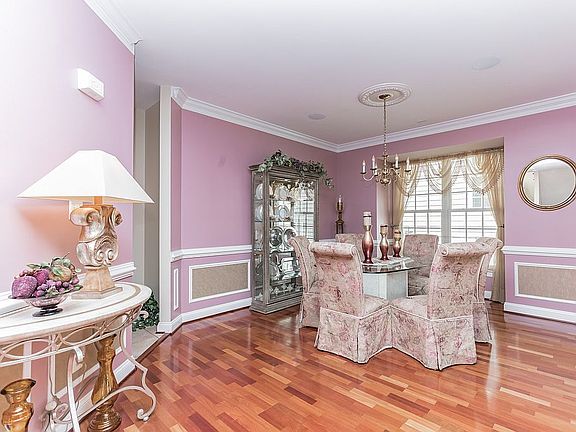 5th image of 5856 Governors Hill Dr