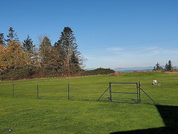 Acreage Extending North
