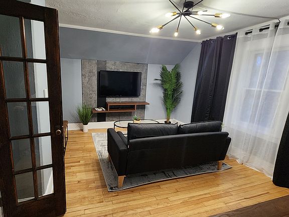 4th image of 2936 W 12th St Unit 2