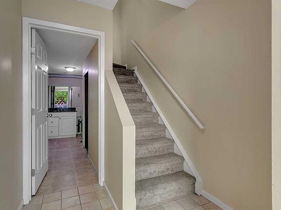 4th image of 643 N 4th Ave NE #8