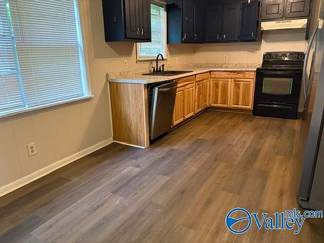 1114 Terry Cir — Photo 2