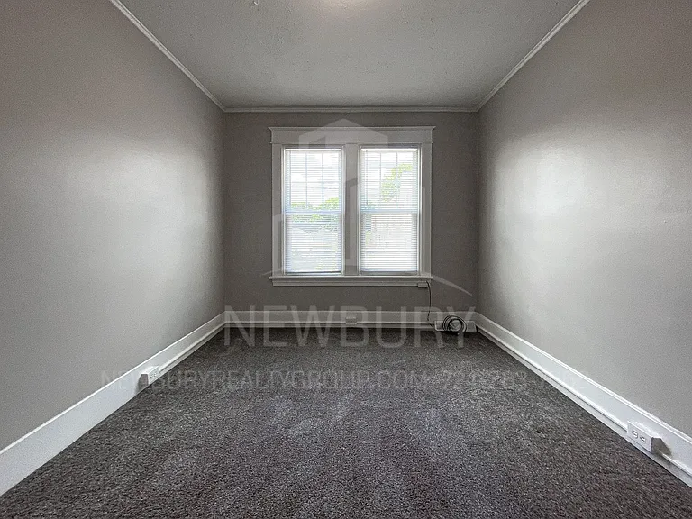 303-317 Wilson Ave — Photo 42