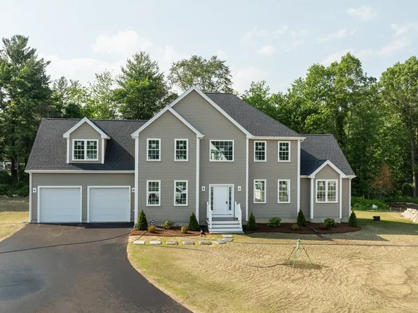 55 Wildwood Path, Raynham, MA 02767