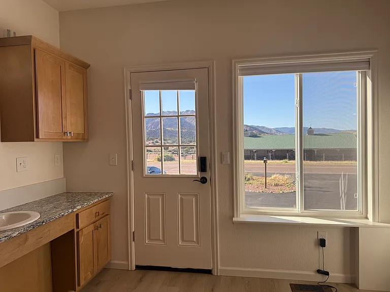 1744 Mariposa Rd #B1 — Photo 3