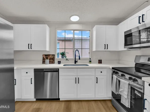 6081 S OAKMONT Drive, Chandler, AZ 85249