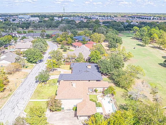 4th image of 2427 E Briargate Dr
