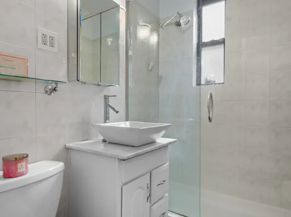 657 East 26th Street image 7 of 7