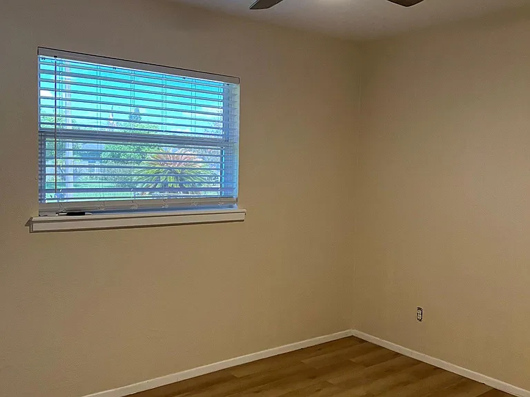 4221 Anthony Ln — Photo 5