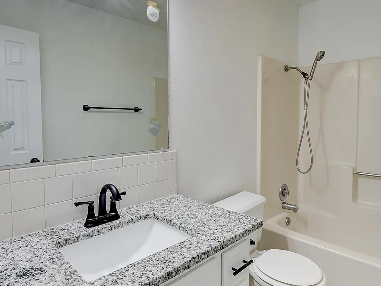 3042 W 15th St — Photo 12