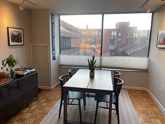 Dining Area (Furnished)