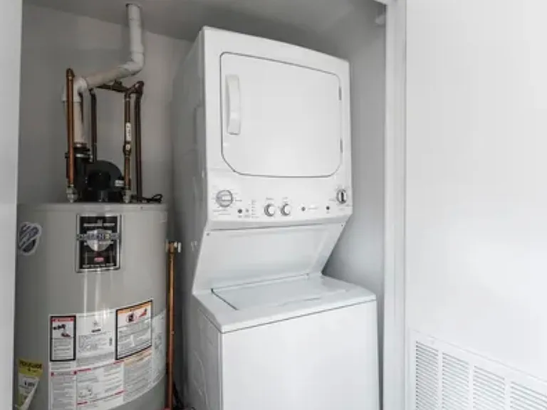 1219 W Gunnison St #1R — Photo 6