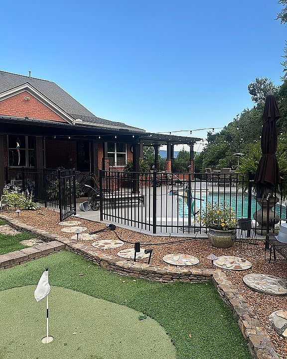 1st image of 768 Outlook Ln