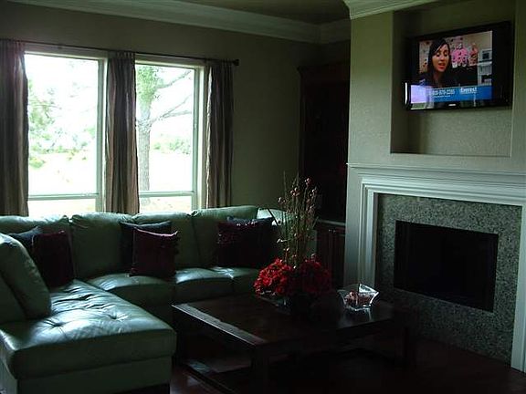 2nd image of 3946 Pleasant Hill Ct