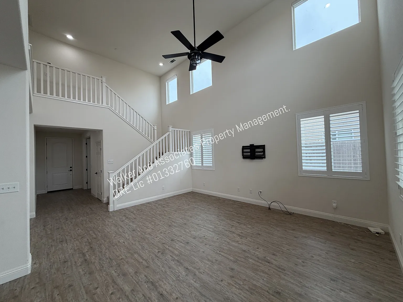327 Las Flores Drive - 1 — Photo 2