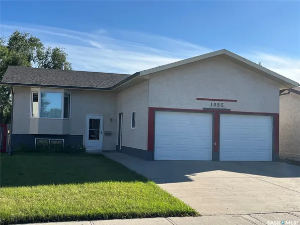 1055 KENDERDINE Drive N, Regina, SK S4X 4H5