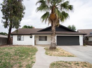651 Piccadilly Ln, Porterville, CA 93257