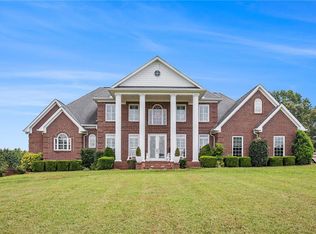 6652 Ben Parks Rd, Murrayville, GA 30564