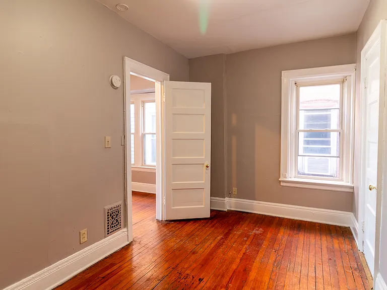 1711 Main St #F — Photo 6