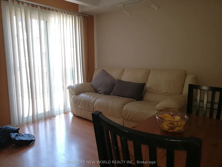 325 Jarvis St #33 — Photo 6